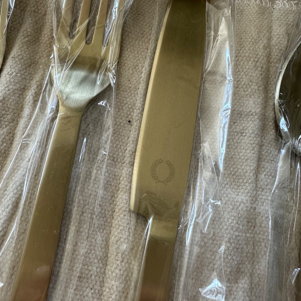 NEW Brushed Gold Flatware "Farmhouse Pottery" brand (six sets of Stowe 5 piece) - Picture 9 of 12